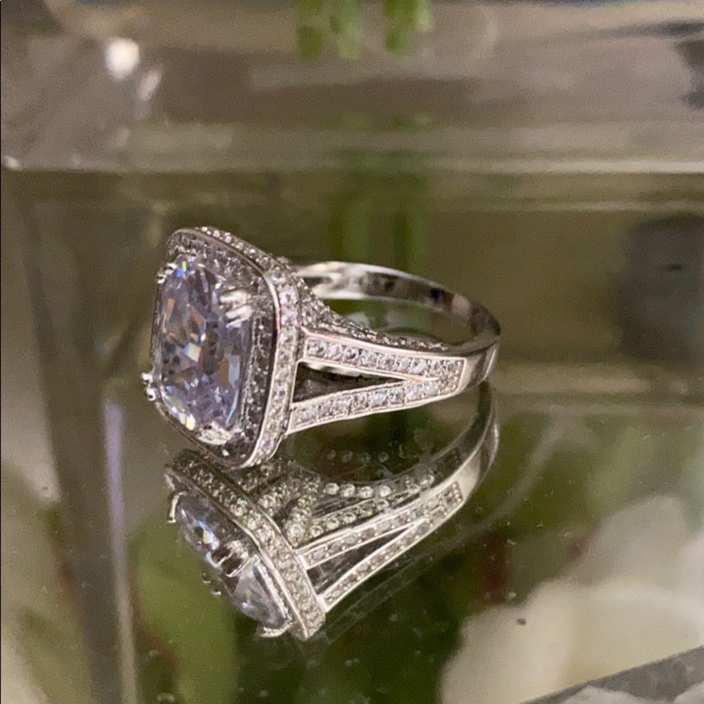 STUNNING CZ Ring 💍